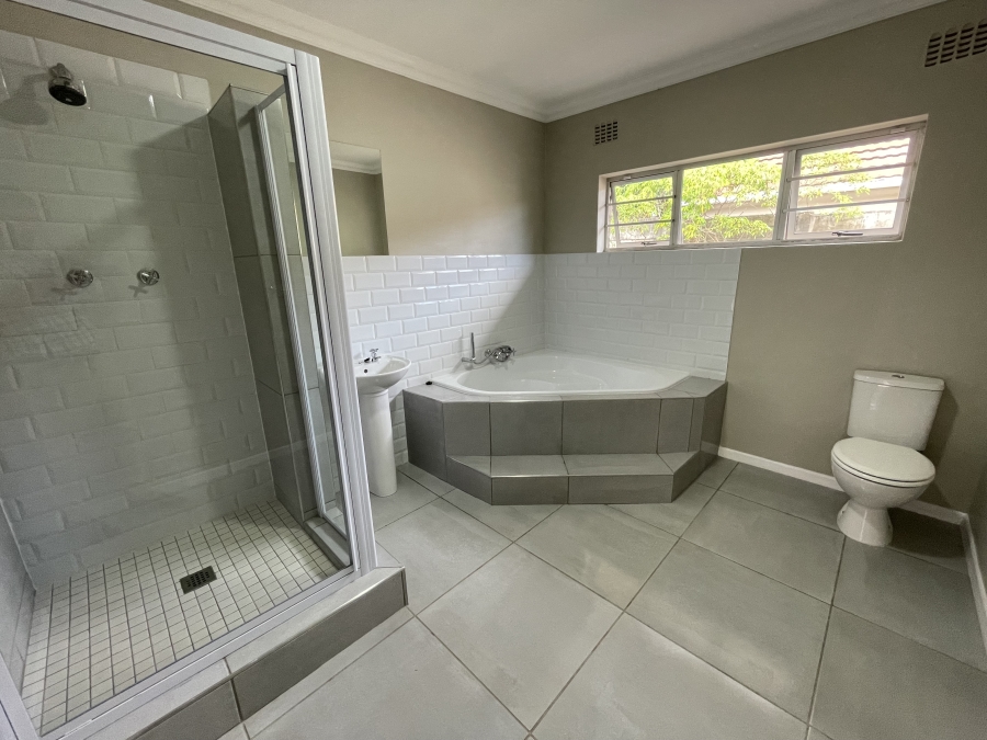 4 Bedroom Property for Sale in Berea Eastern Cape